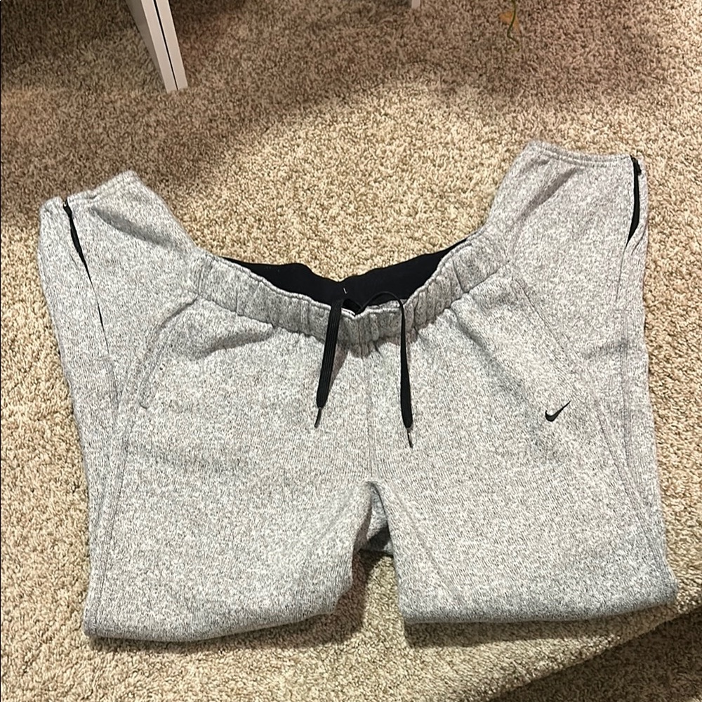 Nike Women’s Gray Sweatpants